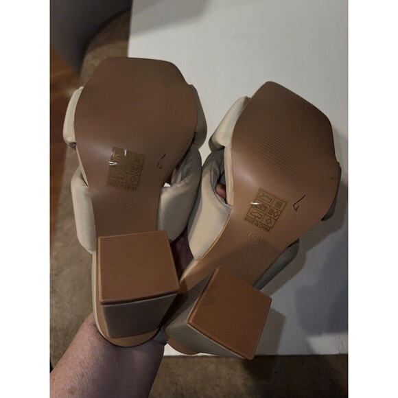 Pretty Little Thing Mules Womens Sz 7 Square Toe Block Heel Beige chunky Y2K - Picture 7 of 9